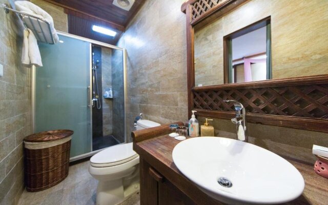 Lijiang Yuntian Palace Hotel