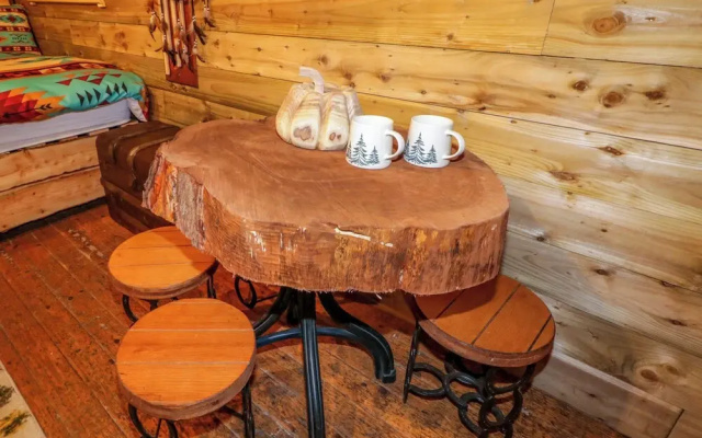 Apache Falls Lodge