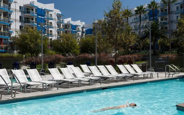 1-Bdrm Getaway in Marina Del Rey (1310)