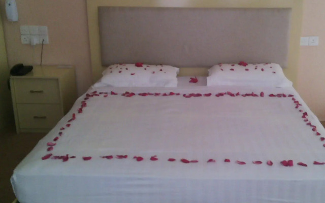 Grindlays Regency Hotel
