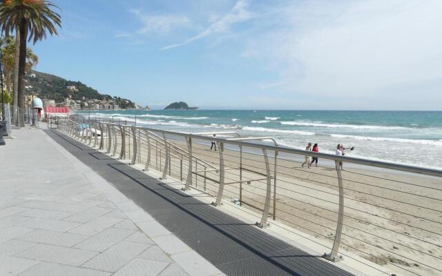 Attico Fronte Mare Alassio