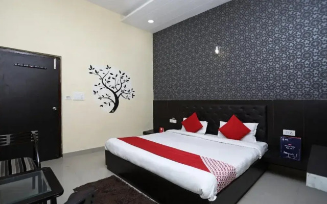 Hotel Maanya Palace by OYO Rooms