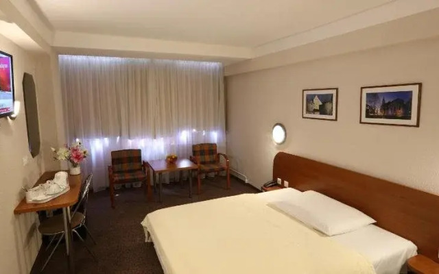 Hotel Lux