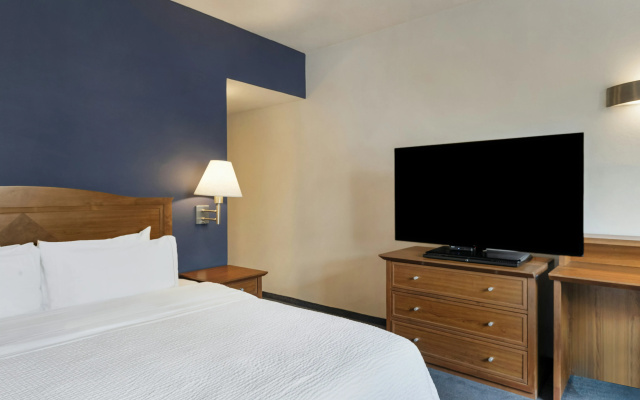 Fiesta Inn Express San Luis Potosí Oriente