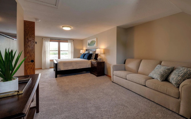 Game Room + Patio: 'bremer House Waverly Rental'