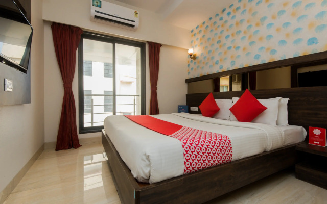 OYO 10650 Hotel Lotus Residency