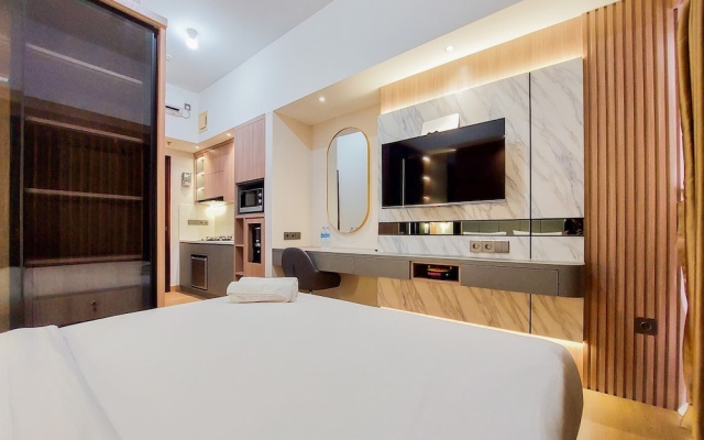 Simply Look And Comfort Studio Room At Casa De Parco Apartment – Guest Rooms – Legok