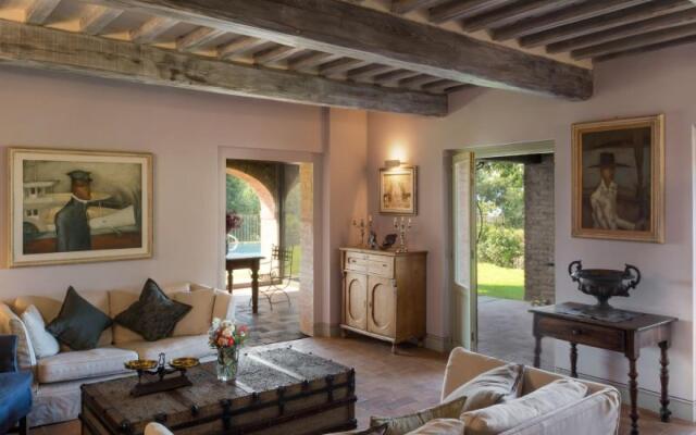 Private villa sleeps 10 with garden and swimming pool-VILLA IL MANDORLO