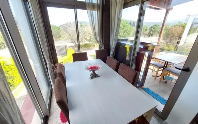 Vibrant Flat With Balcony in Golturkbuku