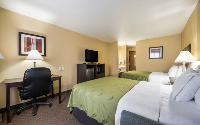 Comfort Suites Johnson Creek Conference Center