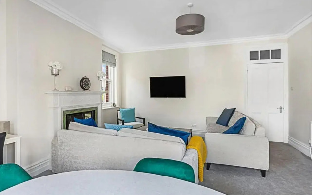 Serene 2BR - 3 Mins to Fulham Broadway