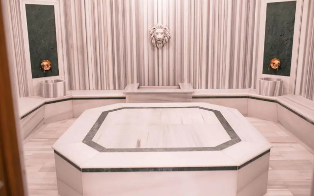 Mourouj Gloria White Palace Hotel & SPA