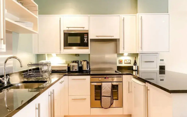 Lovely 1br Home, Located in Farringdon, 2 Guests