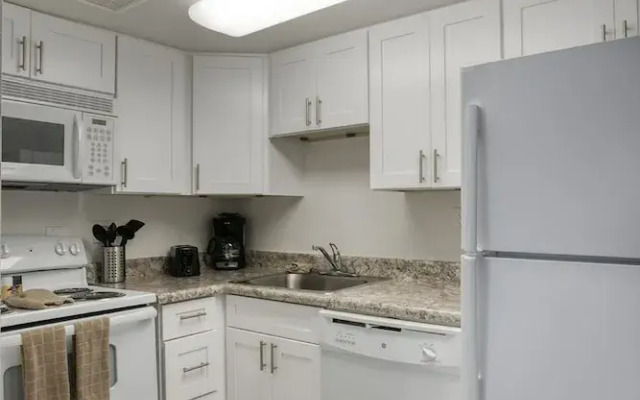 Park Suites at 233 - One Bedroom Apartment