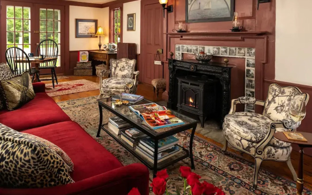 Waldo Emerson Inn
