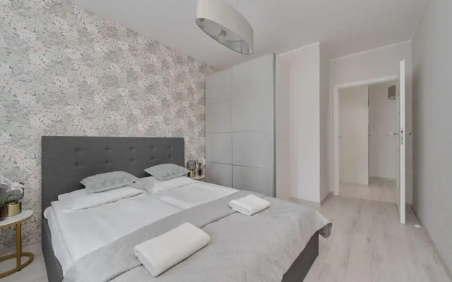 Gwiaździsta Apartment by Renters