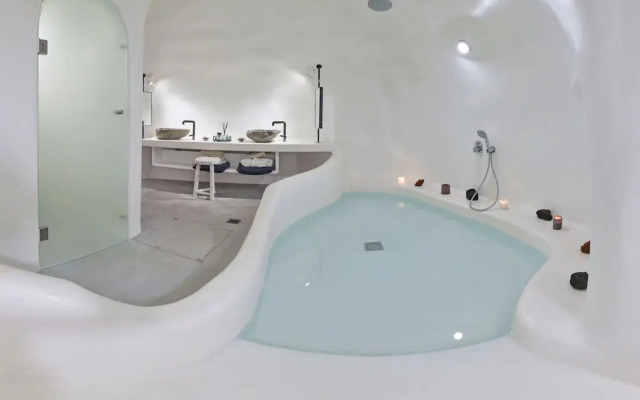 Cave Suite Oia