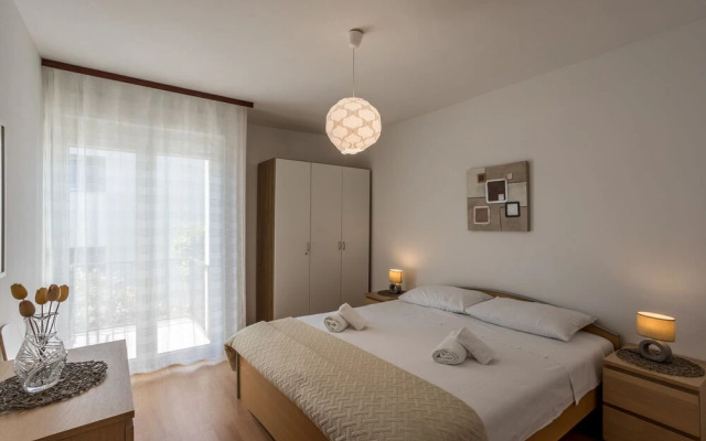 Spacious apartment with three double bedrooms