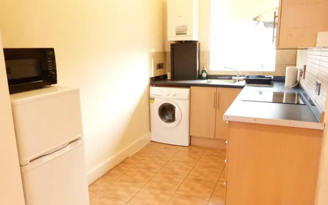 SS Property Hub - Canary Wharf Family Apartment
