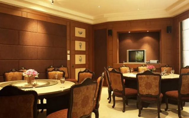 Siam Society Hotel & Resort