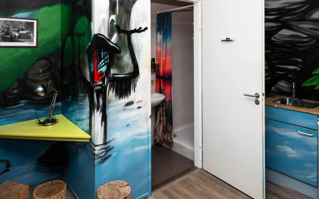 Amsterdam Teleport Hotel