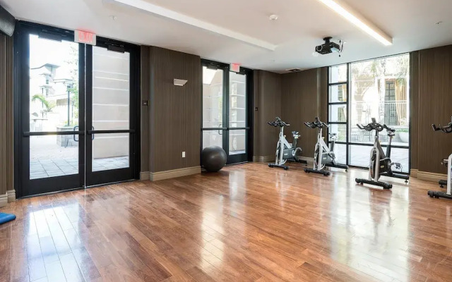 Global Luxury Suites Baypointe Station
