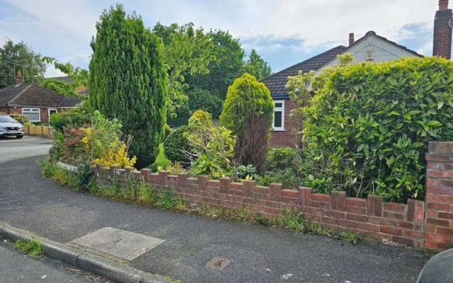 Pet Friendly - 2 Bedrooms - 4 Guests - Parking