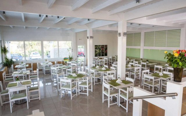 Lindos White Hotel & Suites