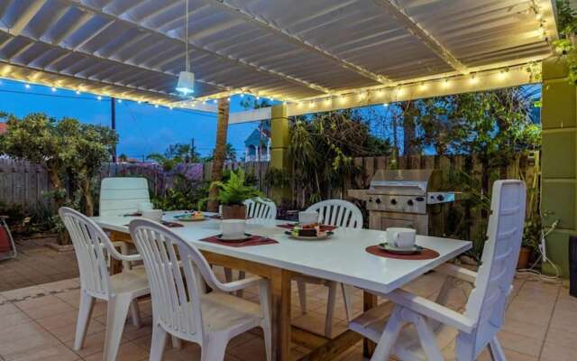 Spacious 5BR Home w Amazing Garden Privatepool