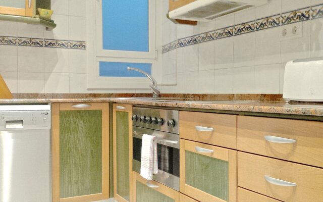 Smart 3BR balconies in historical Gothic - MACCA