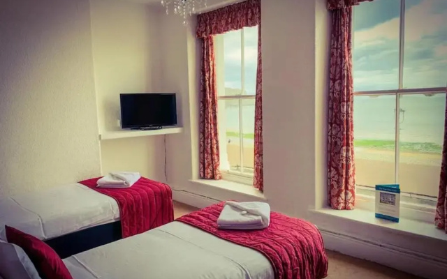 Four Oaks Hotel