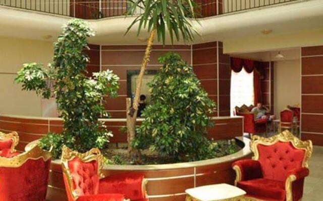 Larissa Inn