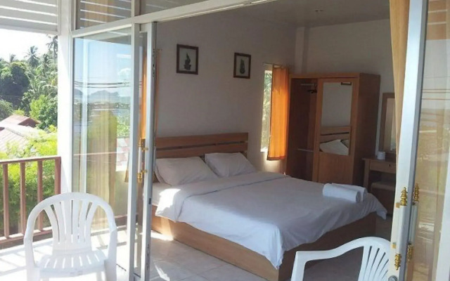 Baan Tai Backpackers