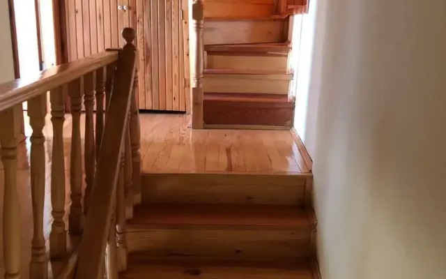 Tarihi Kucuk Tas Konak