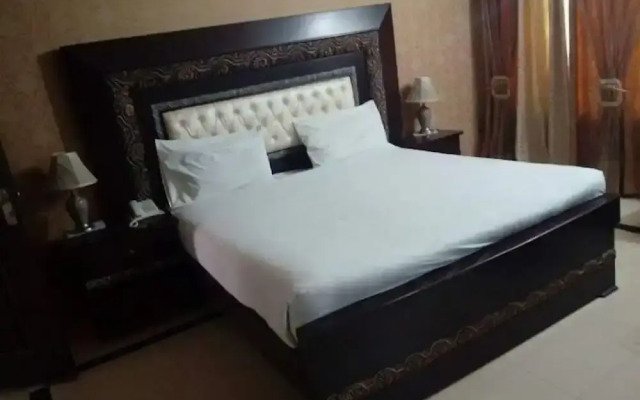 Dimond Hotel