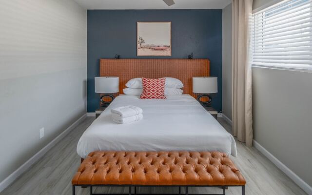 Modern 2br Phoenix Townhome by Wanderjaunt