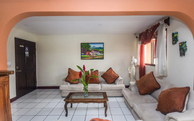 Berlor Airport Inn