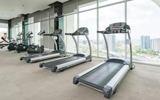 Highrise Cityview Aspire Condo Gym Pool