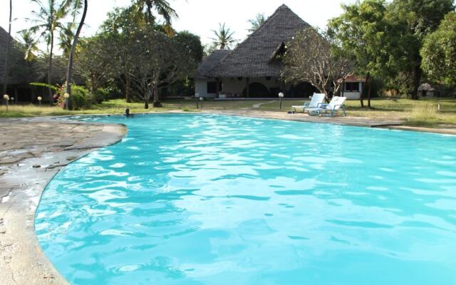 Travellers Paradise Diani - Hostel