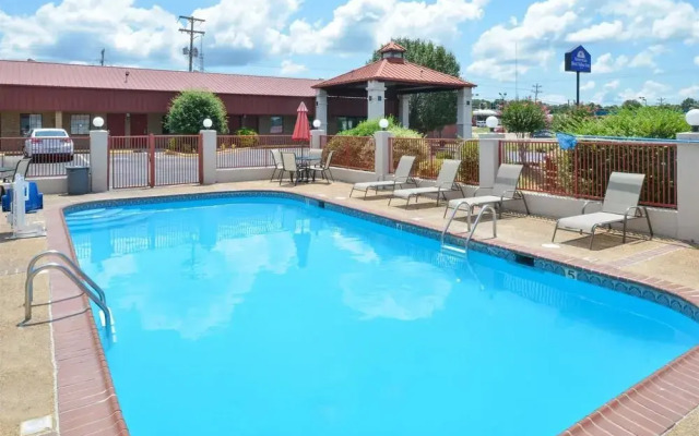 Ramada Limited Batesville