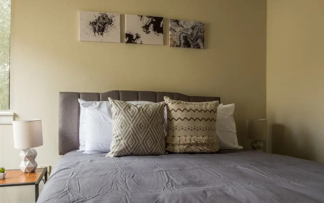 2 BR Apt in Windy Hill near beach by Frontdesk