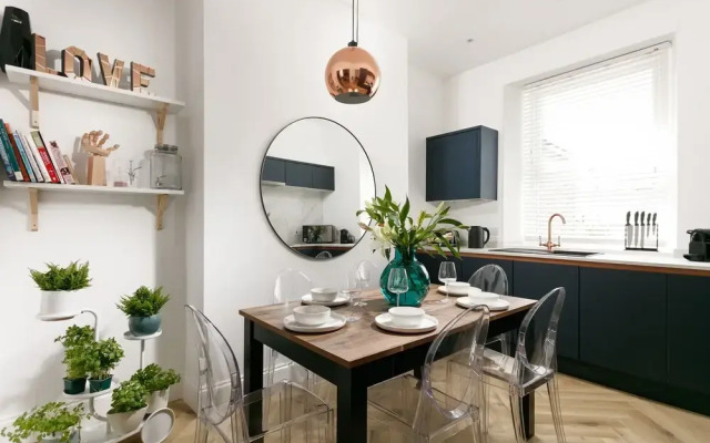 Luxe Experience - Premium Central House