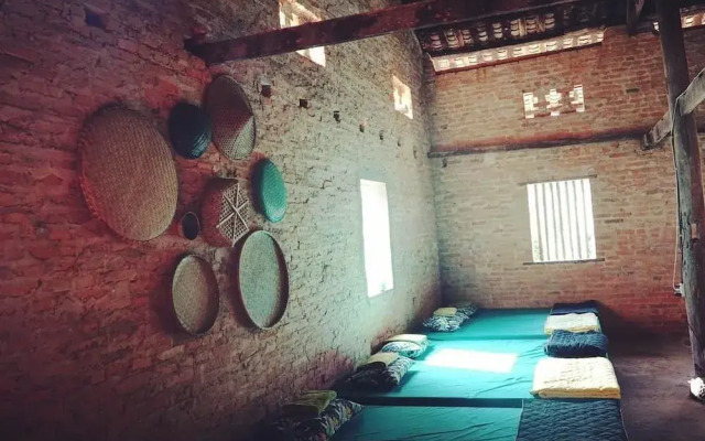 Green Door Ban Gioc - Hostel