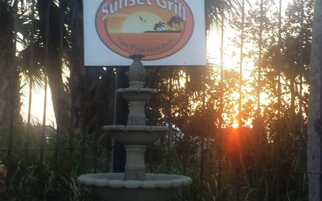 Tropical Bay Inn Motel