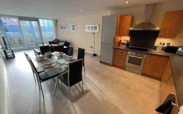 Birmingham City Apartment With 3 Bedrooms