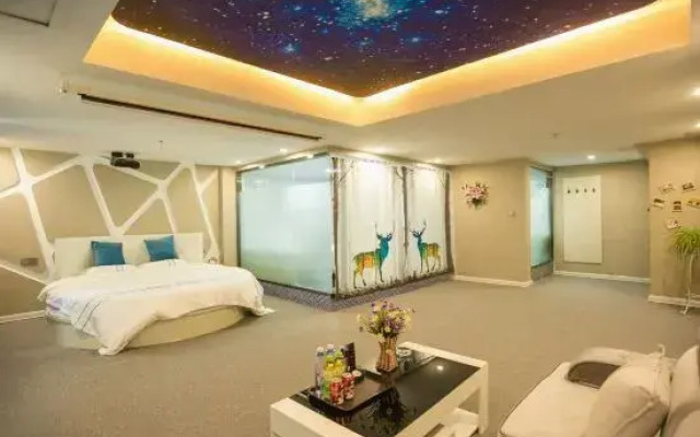 Blue Whale Hotel