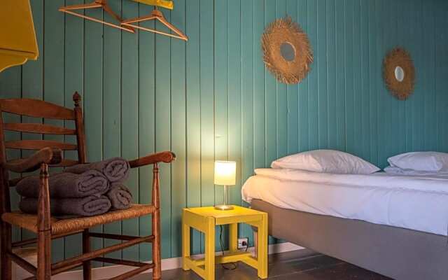 Saarj¿e puhkemaja tuba koos hommikus¿¿giga