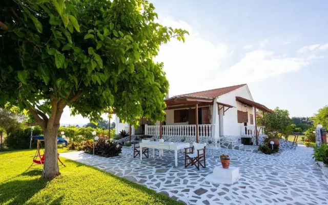Seaside Retreat for Families and Pets