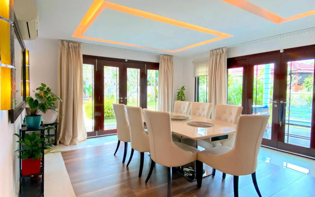 12Haven - Stunning Seaside Luxury Villa PortDickson