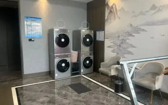 Yangzi International Hotel